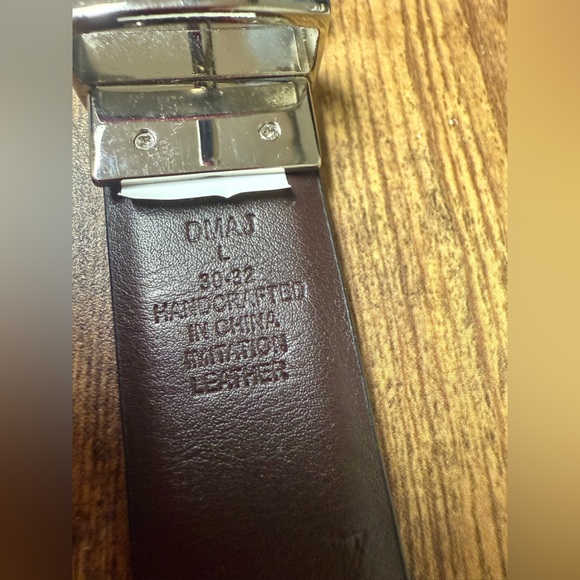 Tommy Hilfiger belt double side: brown/black. Excellent condition.Size L (30-32) - Picture 7 of 7